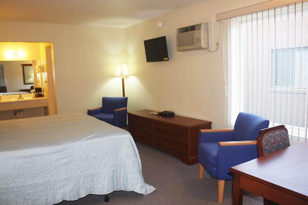 Main Street Lodge And Suites 포트휴런 객실 사진