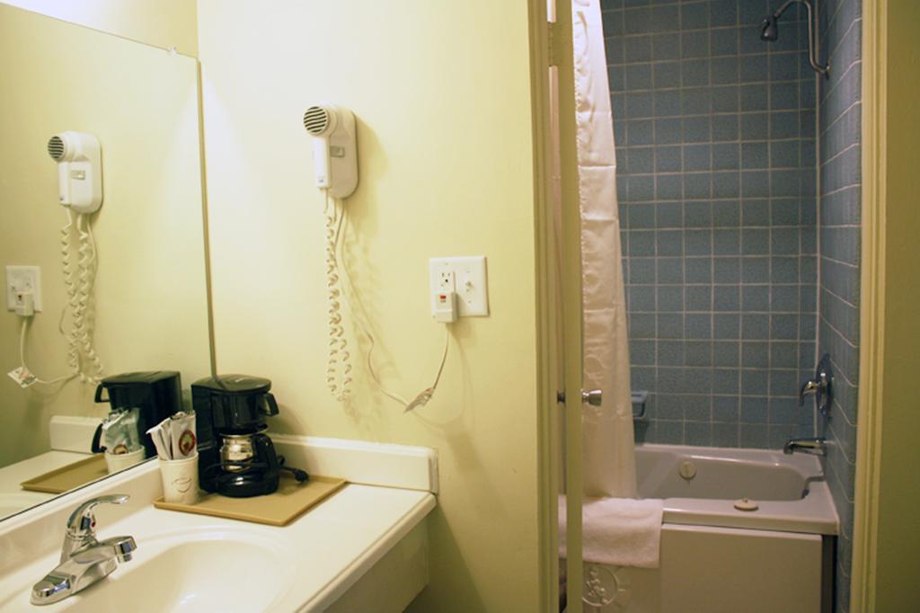 Main Street Lodge And Suites 포트휴런 객실 사진